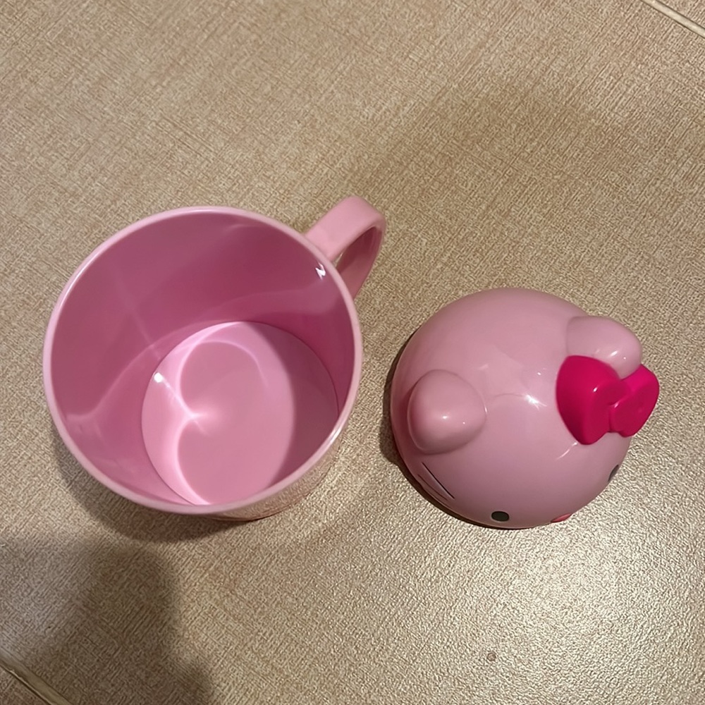 2 Hello kitty cup - Picture 4 of 7